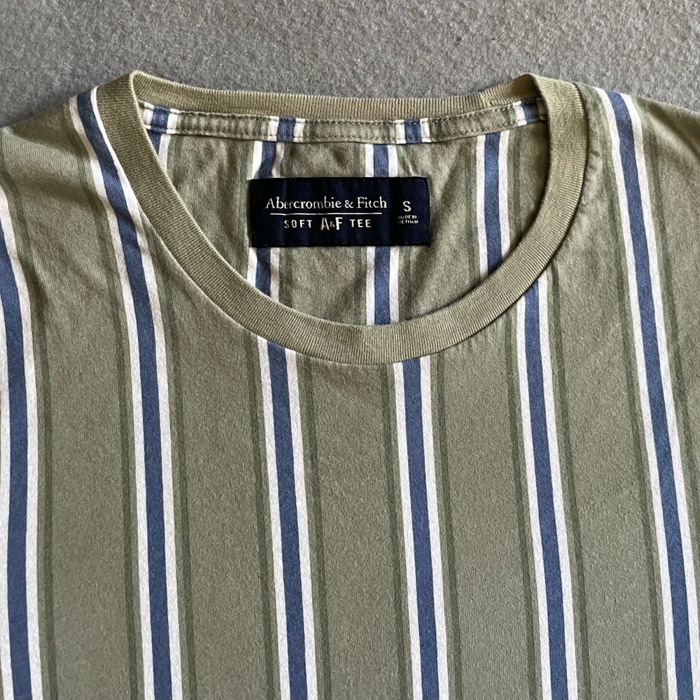 Abercrombie & Fitch Soft AF Tee Men’s Small Green Striped 100% Cotton Shirt - Picture 2 of 6